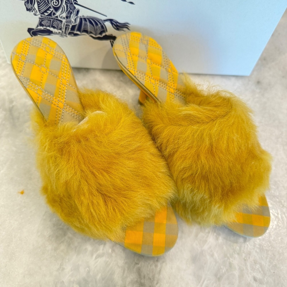 BURBERRY MINNIE GENUINE SHEARLING SLIDE SANDALS, MUSTARD MANILLA, EURO 35.5